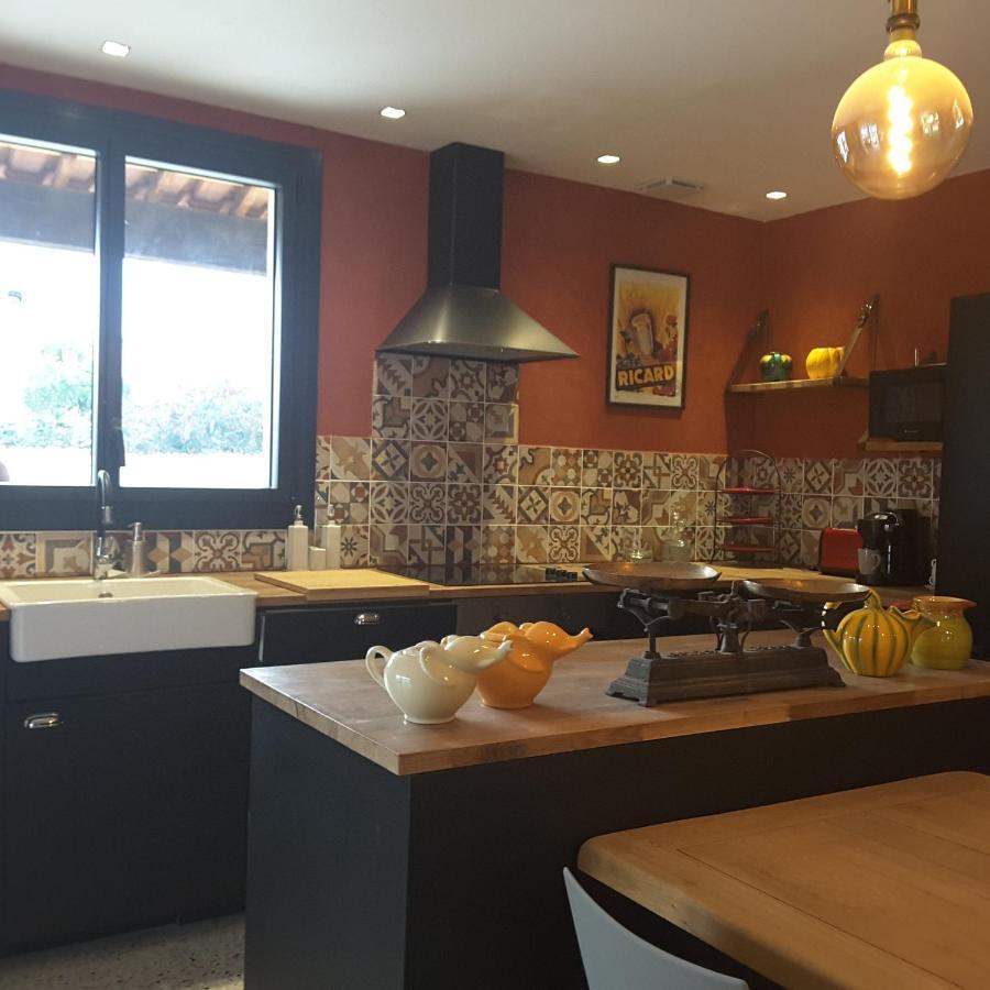 Bed and Breakfast Philoxenia Pourrieres Exterior foto